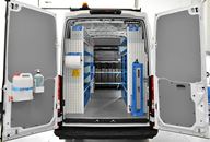 01_Volkswagen Transporter aménagé par Syncro System comme atelier mobile 
